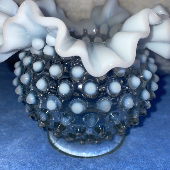 Vintage 1950’s Fenton White French Opalescent Glass Bowl. - Picture 3 of 7